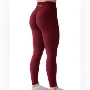 Burgundy Aurola booty scrunch leggings **WORN ONCE**